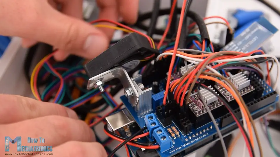 12V DC fan and heat sink for cooling the LM350 voltage regulator 